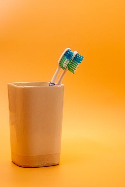 Tips for Maintaining Oral Health While Whitening Daily